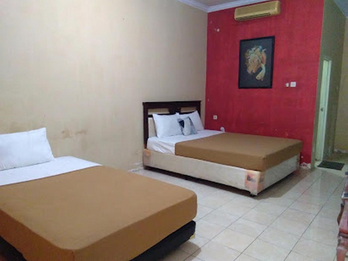 Hotel Nirwana Situbondo Redpartner 반유안젯 외부 사진
